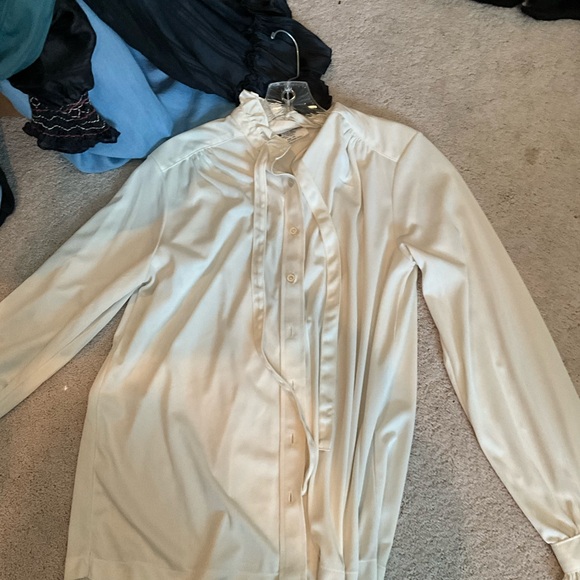 MW White Button Down Bow Blouse - Picture 2 of 3